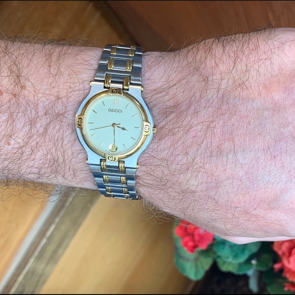 Two-Toned Vintage Gucci Watch - Picture 2 of 5